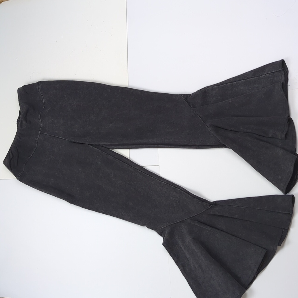 EARTHBOUND Black Flared Ruffle Hem Pants